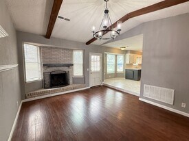 1668 S Redbud Pl in Broken Arrow, OK - Building Photo