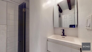 17 Gay St in New York, NY - Building Photo - Building Photo