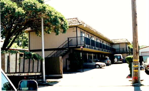 1023 N Idaho St in San Mateo, CA - Foto de edificio - Building Photo