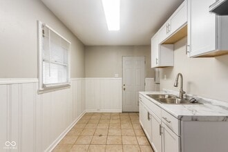 Two Bedroom Bungalow in Indianapolis, IN - Building Photo - Building Photo