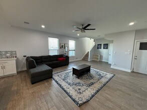 127 Juanita Cir in Del Valle, TX - Building Photo - Building Photo