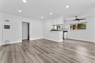 511 S Verdugo Rd in Glendale, CA - Building Photo