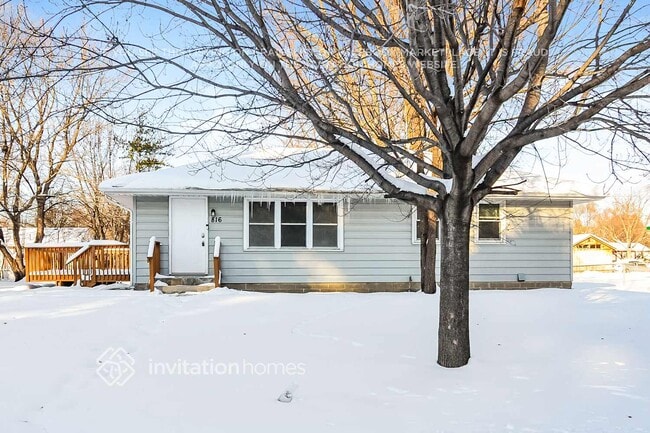 816 81st Ave N in Minneapolis, MN - Foto de edificio - Building Photo