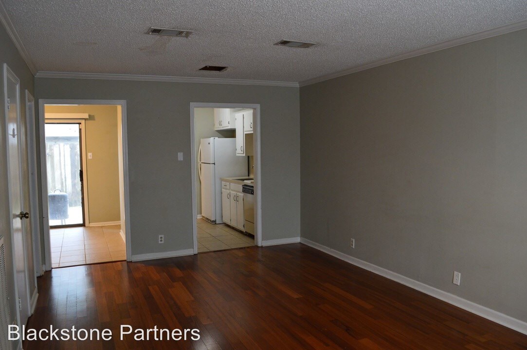 5254 Stumberg Ln in Baton Rouge, LA - Foto de edificio