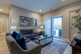 Hines View Apartments - 55+ in Westland, MI - Foto de edificio - Interior Photo