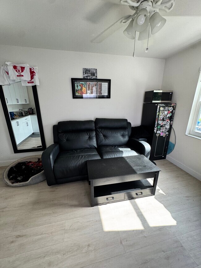 2161 NW 89th Ter, Unit 1 in Pembroke Pines, FL - Building Photo - Building Photo