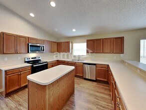 1110 Bluegrass Dr in Groveland, FL - Building Photo - Building Photo