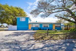 1110 32nd St S, Unit 4 in St. Petersburg, FL - Building Photo