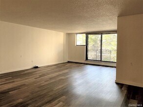 25 Rockledge Ave in White Plains, NY - Building Photo - Building Photo