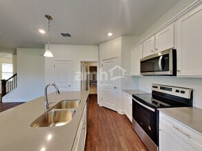 27318 St Andrews Ave in Wesley Chapel, FL - Building Photo - Building Photo