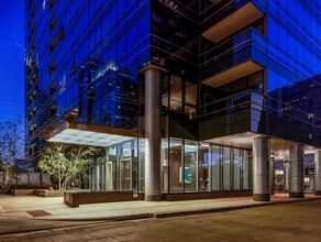 Wolf Point West in Chicago, IL - Building Photo - Building Photo