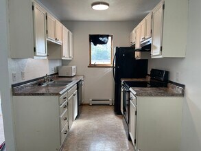 1028 Dogwood St in Fairbanks, AK - Building Photo - Building Photo