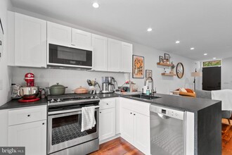 1858 Tulip St in Philadelphia, PA - Building Photo - Building Photo