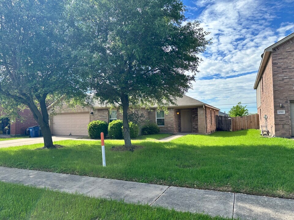 1308 Devine Drive in Lancaster, TX - Building Photo