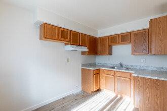 Savory Village Apartments in Flint, MI - Foto de edificio - Interior Photo