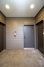 8417 SW 24th Ave in Portland, OR - Building Photo - Building Photo