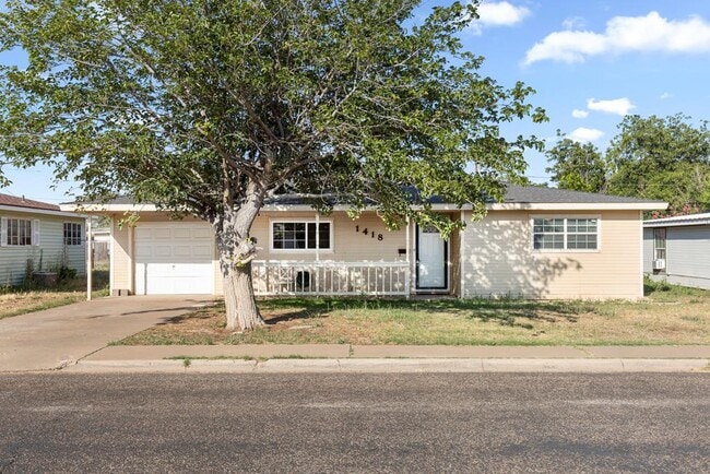 property at 1418 Crescent Dr