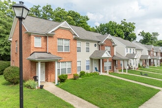 Arbor Place Townhomes in Versailles, KY - Building Photo - Primary Photo