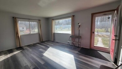 655 Robinwood Dr in Troy, MI - Building Photo - Building Photo