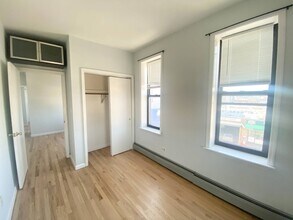 40-04 36th Ave in Queens, NY - Building Photo - Building Photo