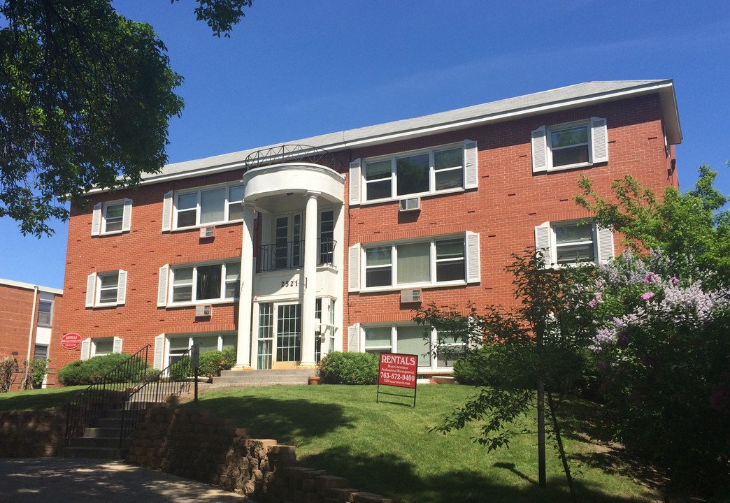 Pillsbury Avenue Apartments in Minneapolis, MN - Foto de edificio