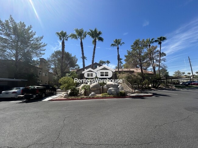 3145 E Flamingo Rd in Las Vegas, NV - Building Photo - Building Photo
