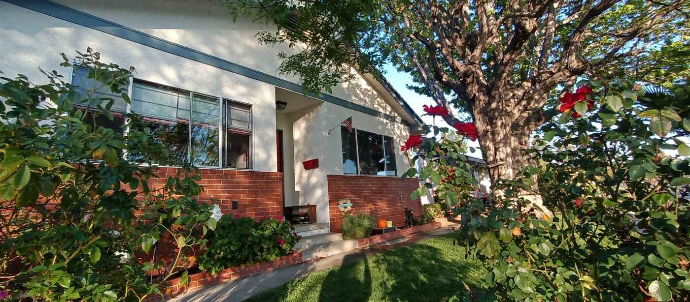 2006 Richard St in Burbank, CA - Building Photo