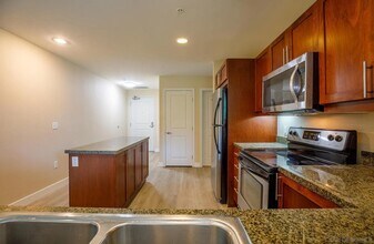 253 Tenth Ave, Unit 225 in San Diego, CA - Building Photo - Building Photo