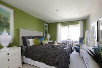 5945 Linda Vista Rd in San Diego, CA - Building Photo - Building Photo