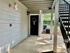 126 Granville Ct in Atlanta, GA - Building Photo - Building Photo
