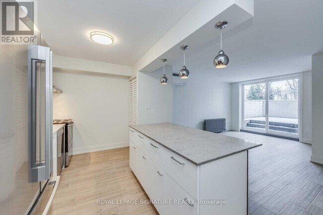 1089 Broadview Ave in Toronto, ON - Building Photo - Building Photo