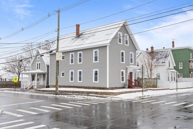 347 Spruce St-Unit -3 in Manchester, NH - Building Photo - Building Photo