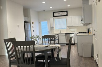 5309 Crst Cv Dr in Sun Valley, NV - Foto de edificio - Building Photo