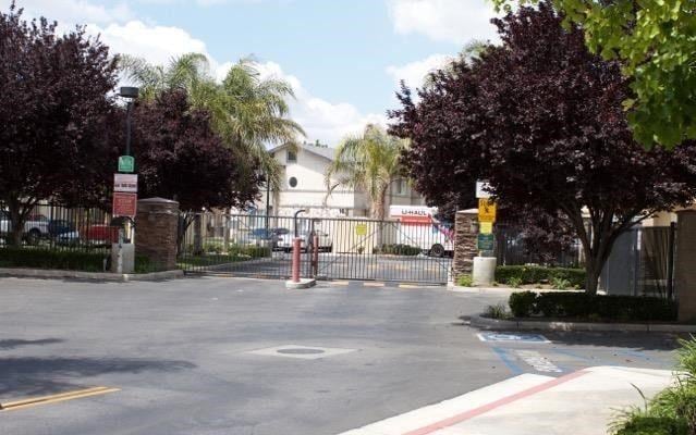 600 Hosking Ave in Bakersfield, CA - Building Photo - Building Photo