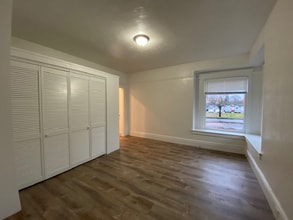 215 14th St SE in Salem, OR - Building Photo - Building Photo