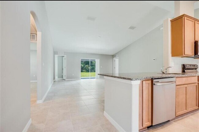 12 Patton Pl in Palm Coast, FL - Building Photo - Building Photo