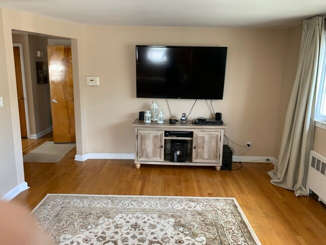 531 4th St in Palisades Park, NJ - Building Photo - Building Photo