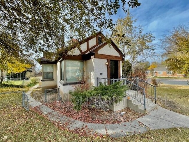 property at 2903 Harrison Blvd