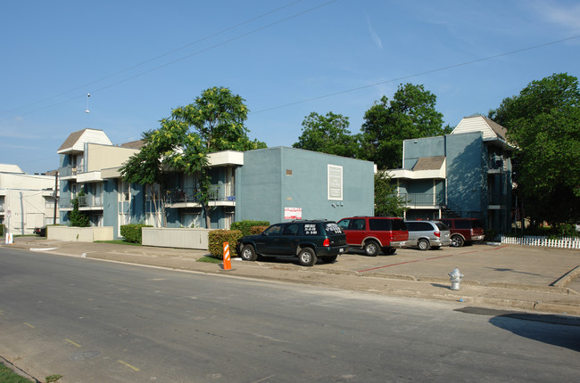 Hartford Apartments in Dallas, TX - Building Photo - Building Photo