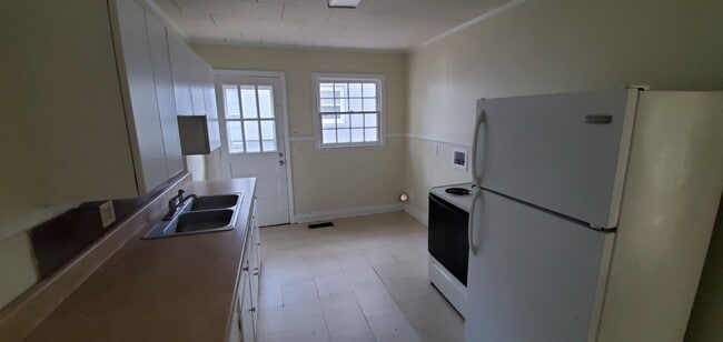 2034 Walker Ave in Greensboro, NC - Building Photo - Building Photo