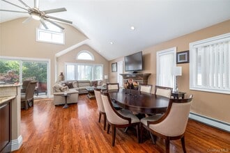 459 E Pine St in Long Beach, NY - Building Photo - Building Photo