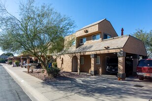 2000 N 52nd St in Phoenix, AZ - Building Photo