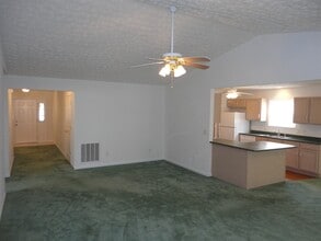 9244 Sawgrass Dr in Miamisburg, OH - Building Photo - Building Photo