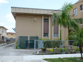 1133 NW 3rd St Apartments