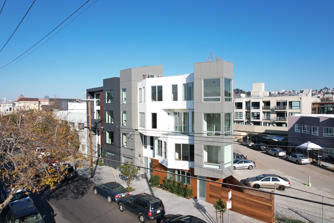 953 Treat Ave in San Francisco, CA - Building Photo