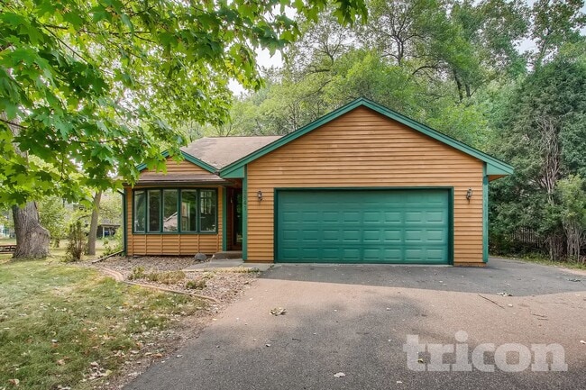 8641 Emerson Ave N in Minneapolis, MN - Building Photo - Building Photo