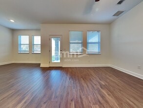1177 Walden Pond Dr in Plant City, FL - Building Photo - Building Photo