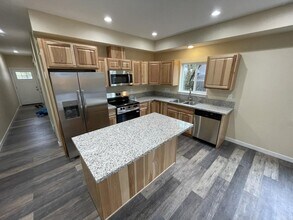 441 NE Denver St in Albany, OR - Building Photo - Building Photo