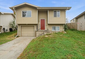 1907 W Apricot Ln in Lincoln, NE - Building Photo