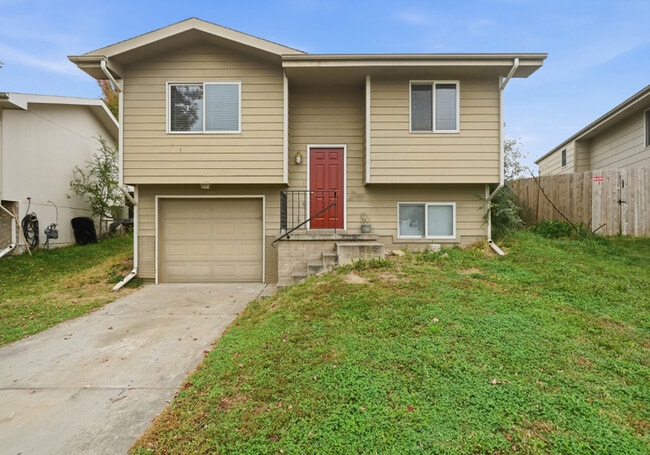 property at 1907 W Apricot Ln